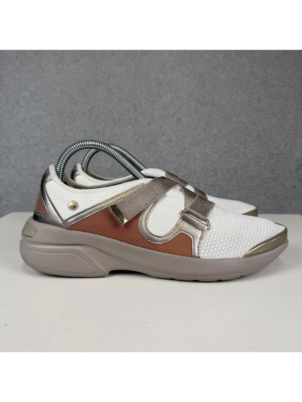 Bzees Shoe Women's 9m Beige Offbeat Washable Slip-On Athleisure Sneaker